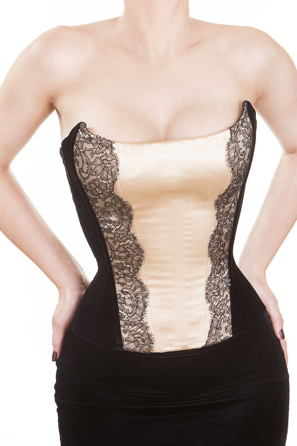 Corset Decote Canoa: Renda Francesa 