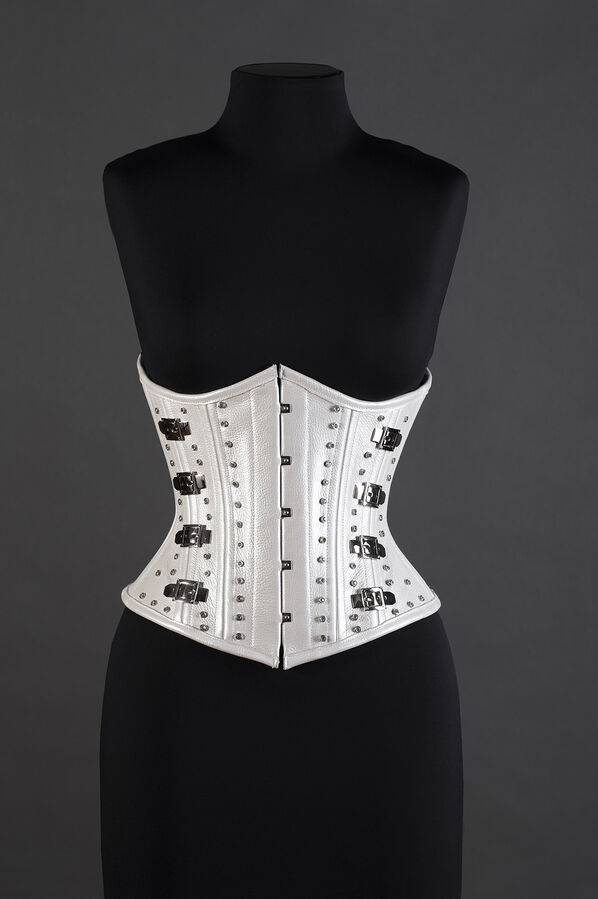 Underbust em Couro com Aplicação de Strass e Fivelas Decorativas