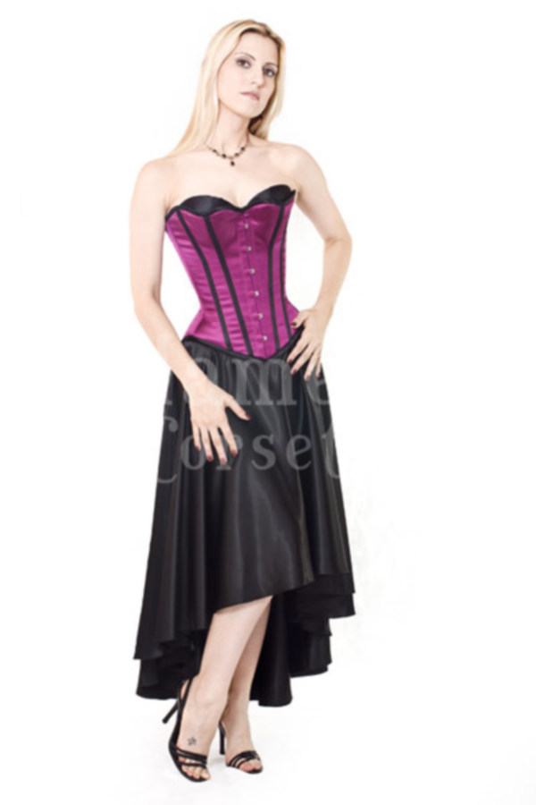 Conjunto Corset e Saia Godê ambos em Cetim R$ 2.240,00