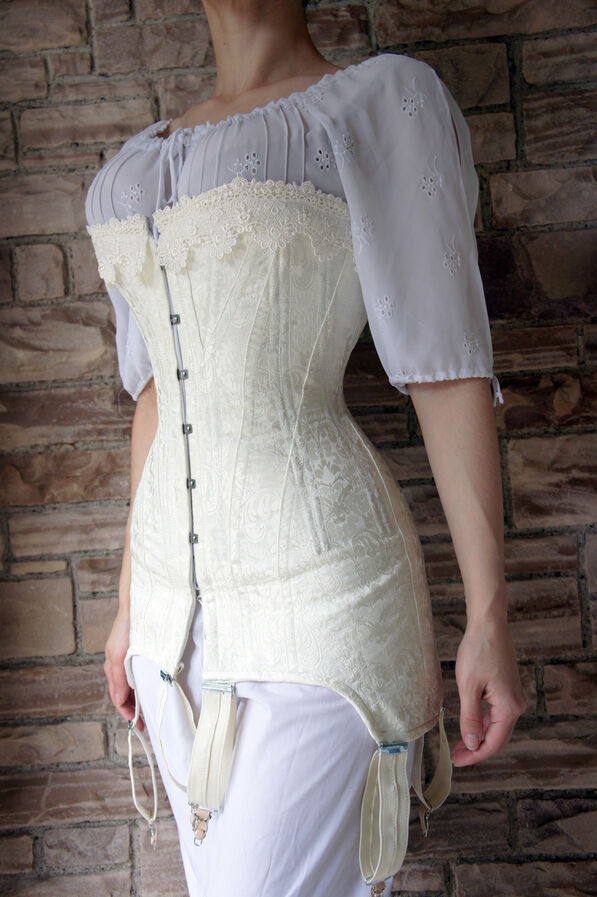 Corset Eduardiano: Longline