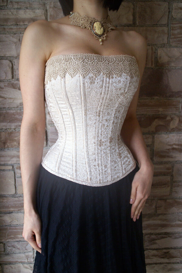 Corset Vitoriano sem busk